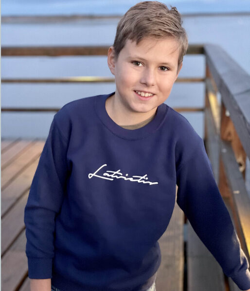 Bērnu džemperis ar izšūtu uzrakstu "Latvietis"