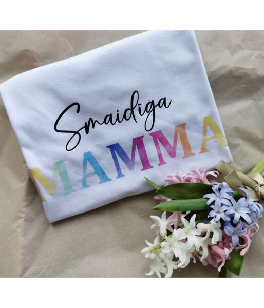 Sieviešu t-krekls ar uzrakstu "Smaidīga mamma"