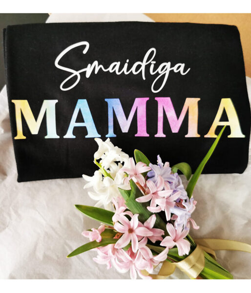 Sieviešu t-krekls ar uzrakstu "Smaidīga mamma"