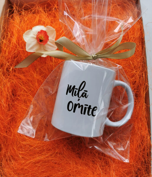 Iesaiņota krūze "Mīļā omīte"