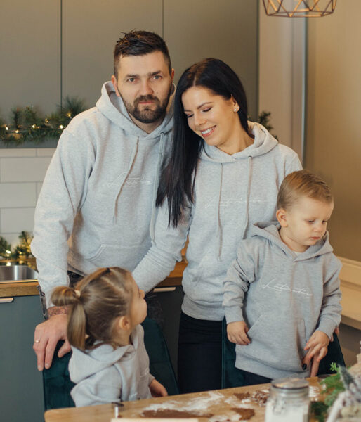 Ģimenes džemperu komplekts "Latviete/is" 