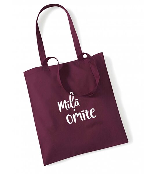 Maisiņš ar uzrakstu "Mīļā omīte"