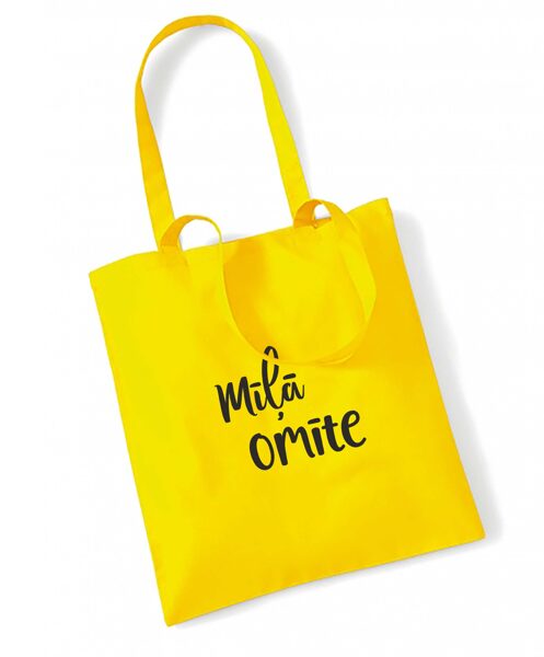 Maisiņš ar uzrakstu "Mīļā omīte"