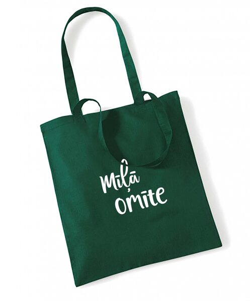 Maisiņš ar uzrakstu "Mīļā omīte"