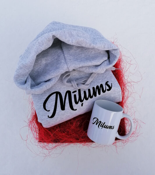 Dāvanu komplekts "Mīļums" (džemperis + Krūze)