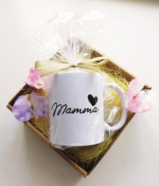 Iesaiņota Mātes dienas krūze "Mamma"